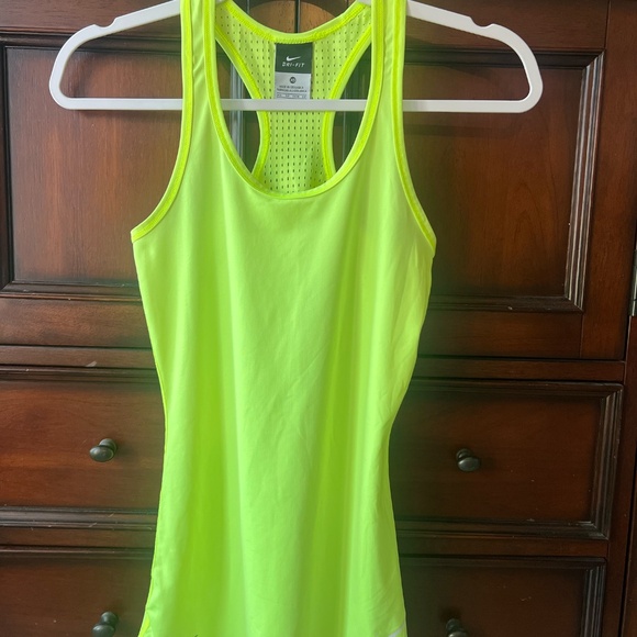 Nike Pro Hypercool Dri-Fit Tank Top - Neon Yellow - Size XS - Picture 1 of 3